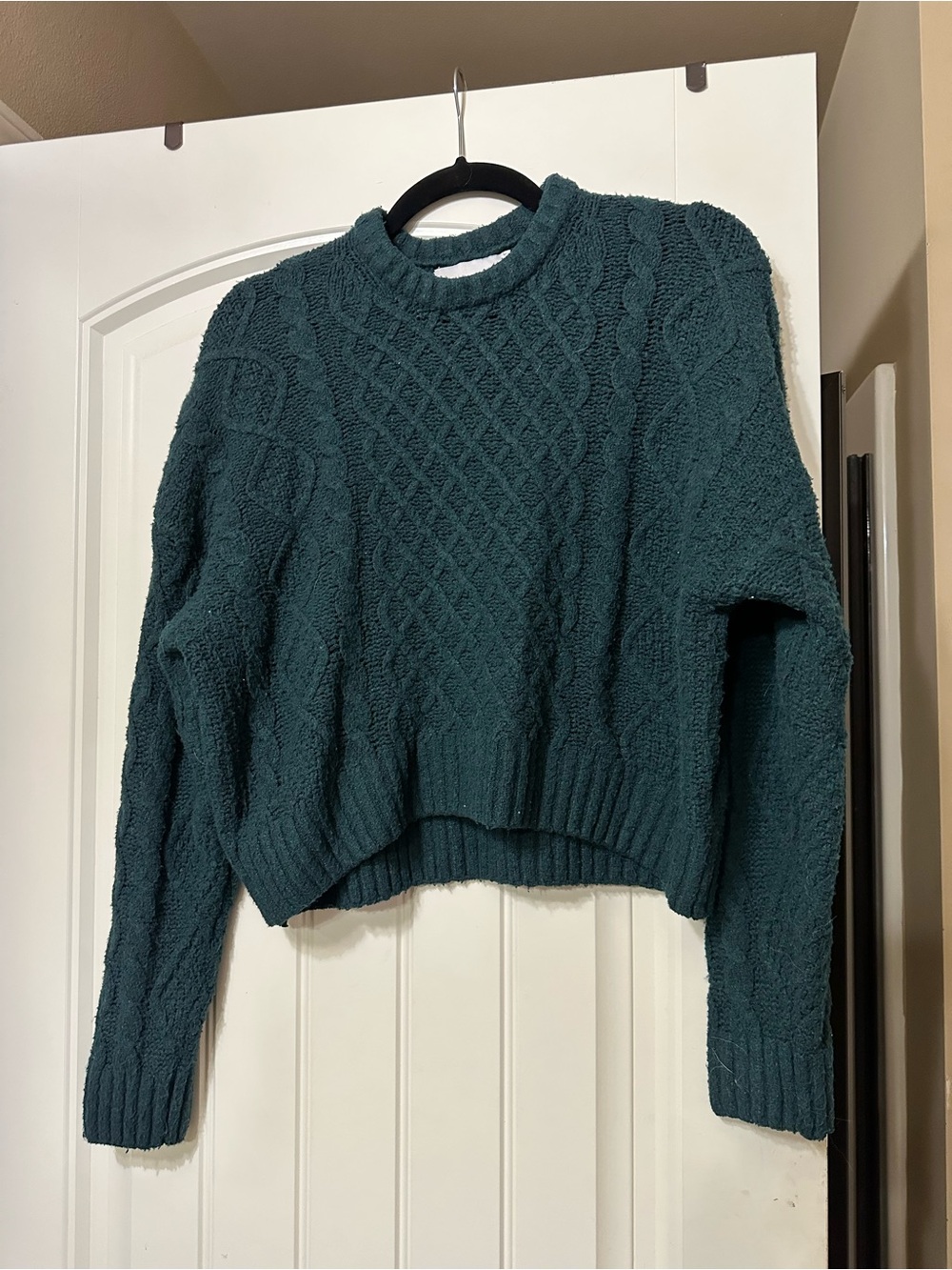 Cozy Cable-Knit Crewneck Sweater - Teal